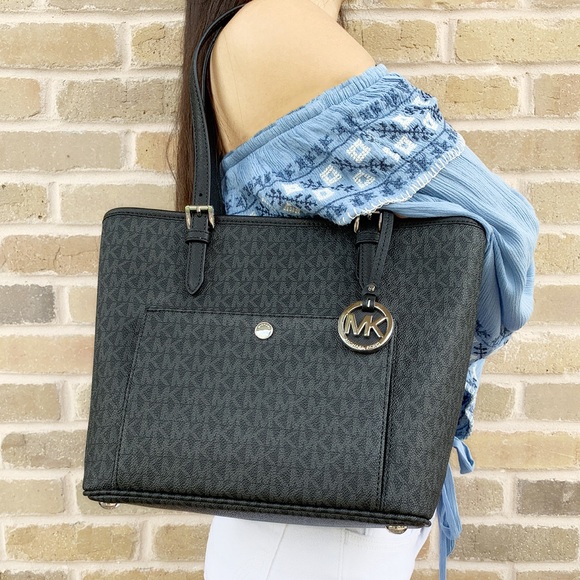 Gaby’sBags👜💕- Michael Kors Pocket Tote black Mk - Picture 2 of 8